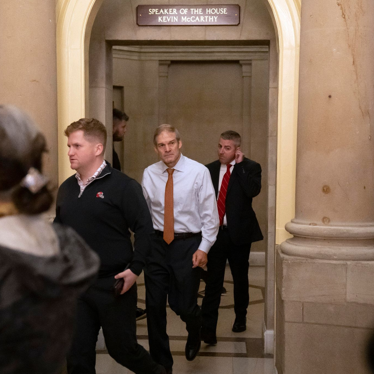 Jim Jordan verlässt das Büro des Sprechers des Repräsentantenhauses. - Foto: Mark Schiefelbein/AP