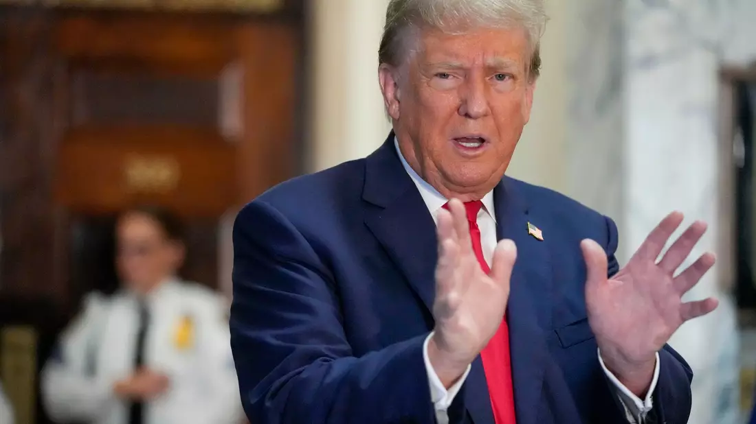 Donald Trump bringt sich gerne ins Gespräch. - Bild: Mary Altaffer/AP/dpa