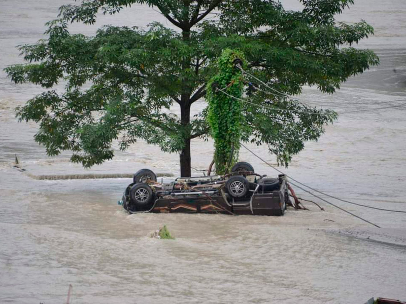 Eine Sturzflut hat den indischen Bundesstaat Sikkim verwüstet. - Foto: Prakash Adhikari/AP/dpa