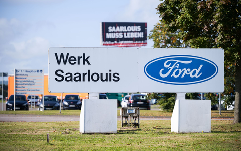 Das Ford-Werk in Saarlouis: Ende 2025 beendet der amerikanische Autobauer hier seine Focus-Produktion. - Foto: Oliver Dietze/dpa