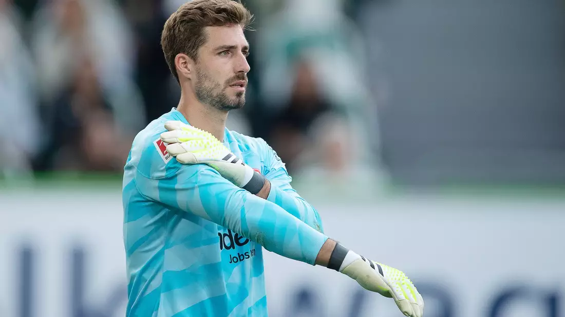 Frankfurts Torwart Kevin Trapp kassierte beim Spiel gegen PAOK Saloniki eine rote Karte. - Bild: Swen Pförtner/dpa