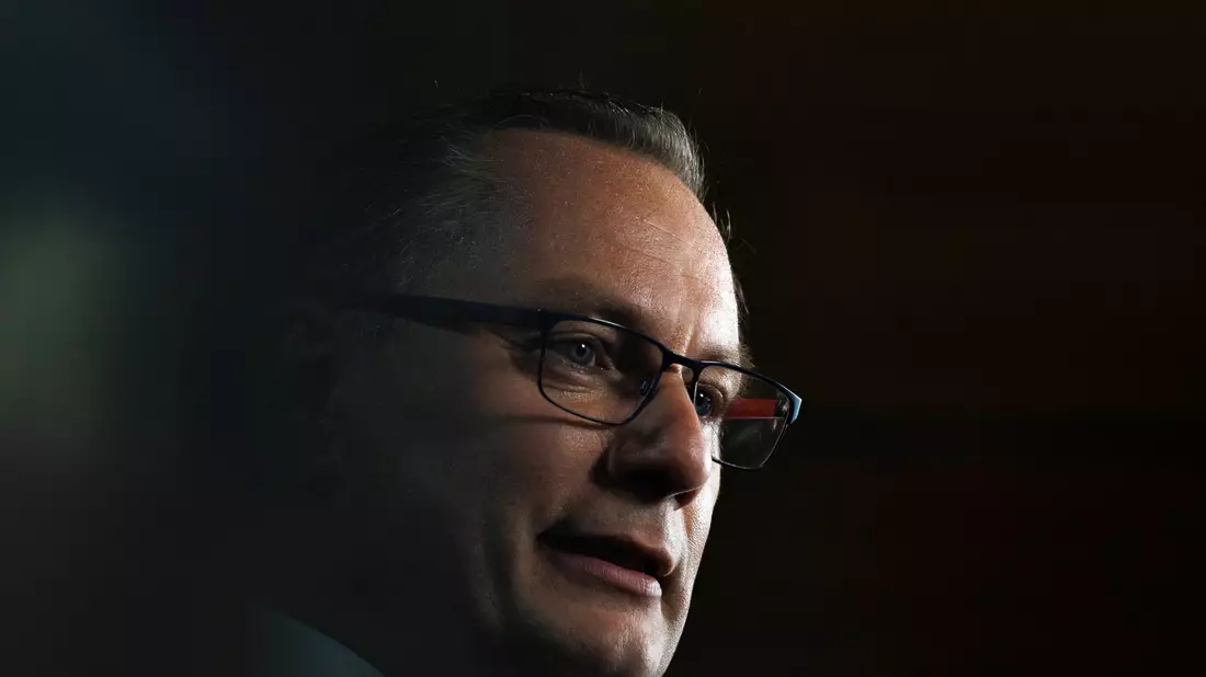 Nach Angaben der AfD vom Donnerstagabend hat Chrupalla das Krankenhaus inzwischen verlassen. - Bild: Carsten Koall/dpa