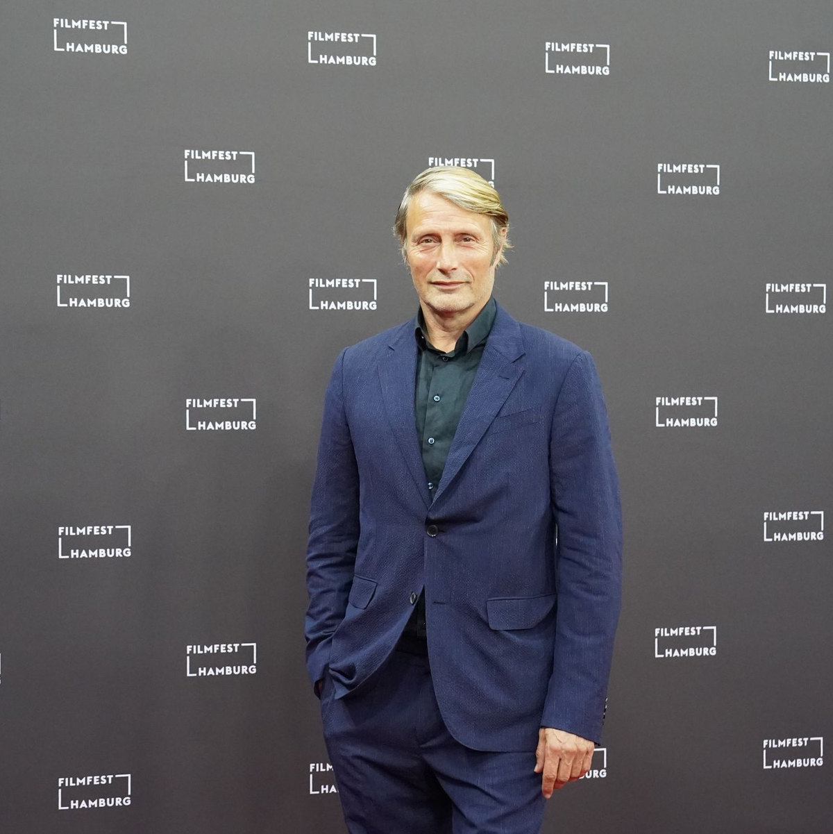 Beim Filmfest Hamburg stellte Mads Mikkelsen kürzlich seinen neuen Film «King's Land» vor. - Foto: Marcus Brandt/dpa