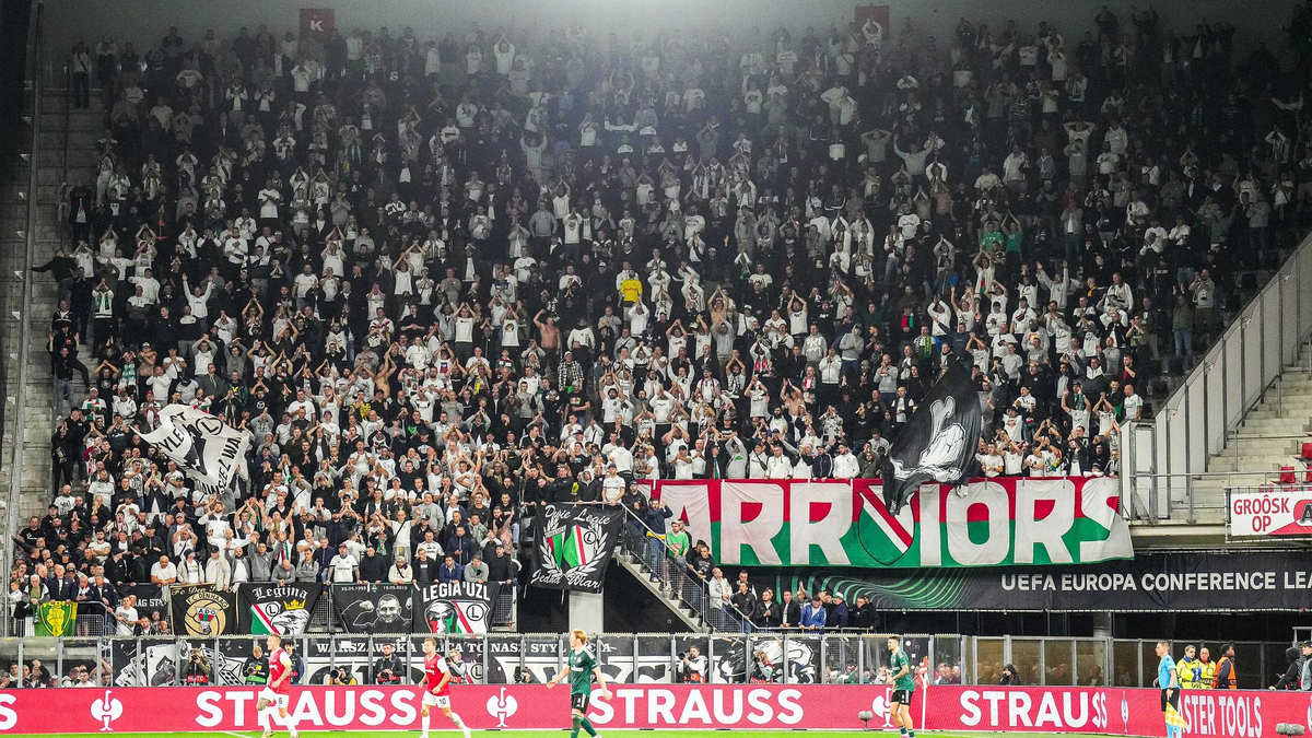 Nach dem Spiel von Legia Warschau bei AZ Alkmaar in der Conference League hat es nach Ausschreitungen zwei Festnahmen gegeben. - Foto: Ed Van De Pol/ANP/dpa/Archivbild