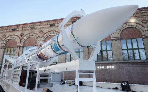 Die Träger-Rakete «Miura 1» wird auf der Esplanade des Nationalen Museums für Naturwissenschaften in Madrid präsentiert. - Foto: Eduardo Parra/EUROPA PRESS/dpa