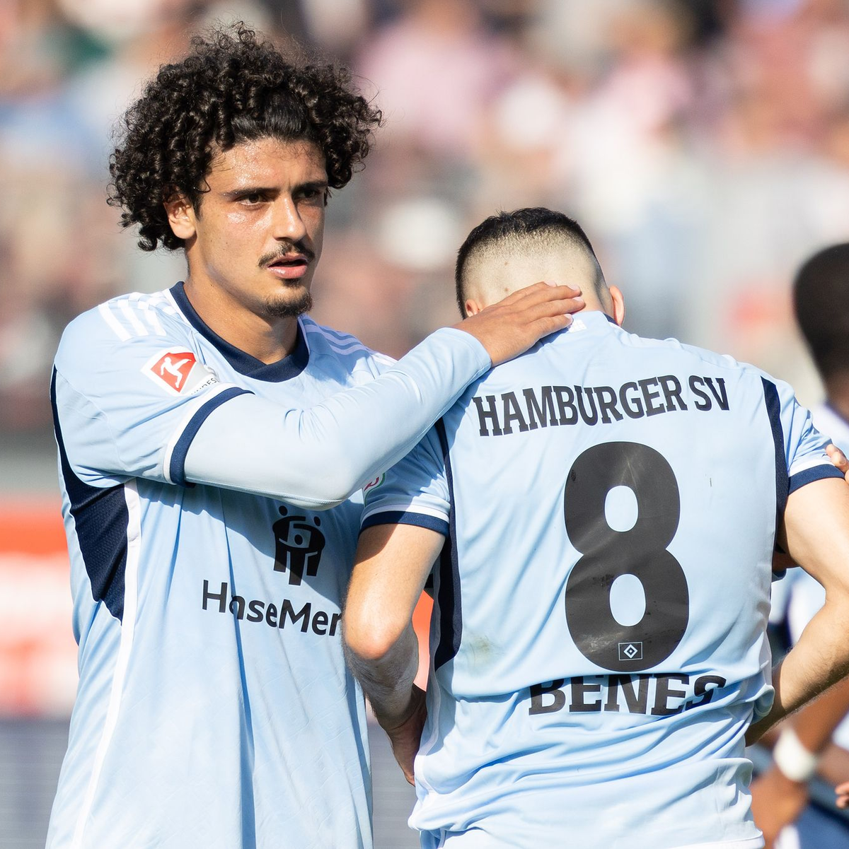 HSV verpasste bei Wehen Wiesbaden trotz eines späten Elfmeters den Sieg. - Foto: Jürgen Kessler/dpa