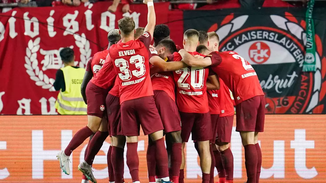 Der FCK setzt sich nach dem Sieg im Freitagsspiel weiter auf forderen Tabellenplätzen fest. - Bild: Uwe Anspach/dpa