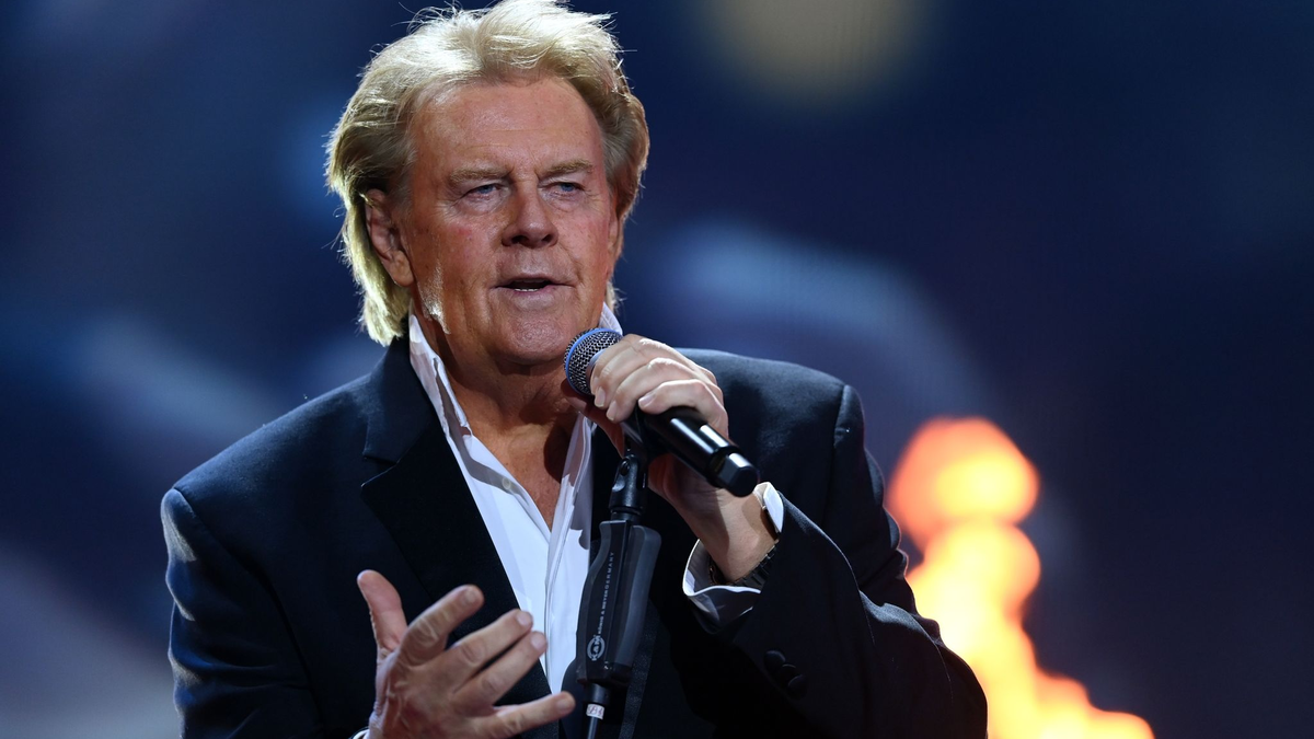 Howard Carpendale findet Inspiration in der Badewanne. - Foto: Hendrik Schmidt/dpa