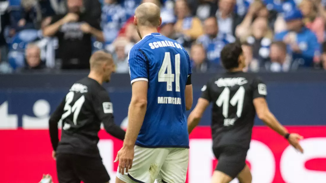 Schalke musste sich im Absteigerduell der Hertha aus Berlin geschlagen geben. - Bild: Bernd Thissen/dpa
