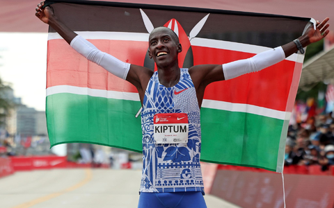 Der Kenianer Kelvin Kiptum war in Chicago einen Marathon-Weltrekord gelaufen. - Foto: Eileen T. Meslar/Chicago Tribune/AP/dpa