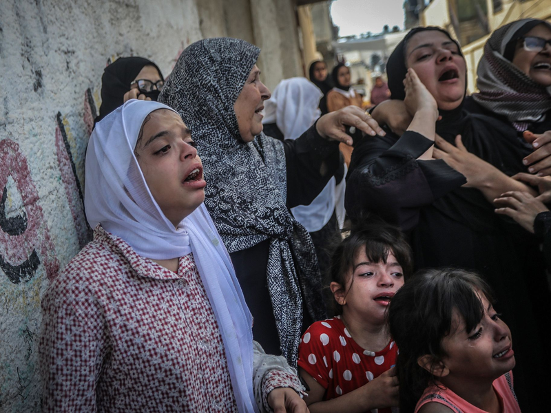 Rauch steigt auf nach einem israelischen Luftangriff auf Rafah im Süden des Gazastreifens. - Foto: Abed Rahim Khatib/dpa