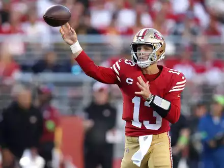 San Francisco 49ers Quarterback Brock Purdy (13) spielt einen Pass. - Foto: Jed Jacobsohn/AP/dpa
