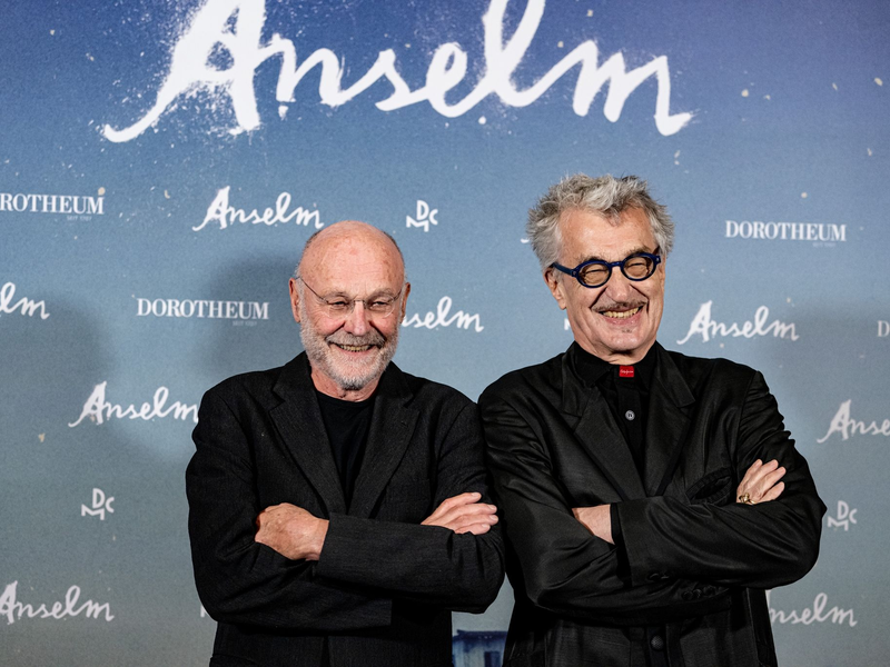 Anselm Kiefer (l) und Wim Wenders bei der Deutschland-Premiere des Films «Anselm - Das Rauschen der Zeit». - Foto: Fabian Sommer/dpa