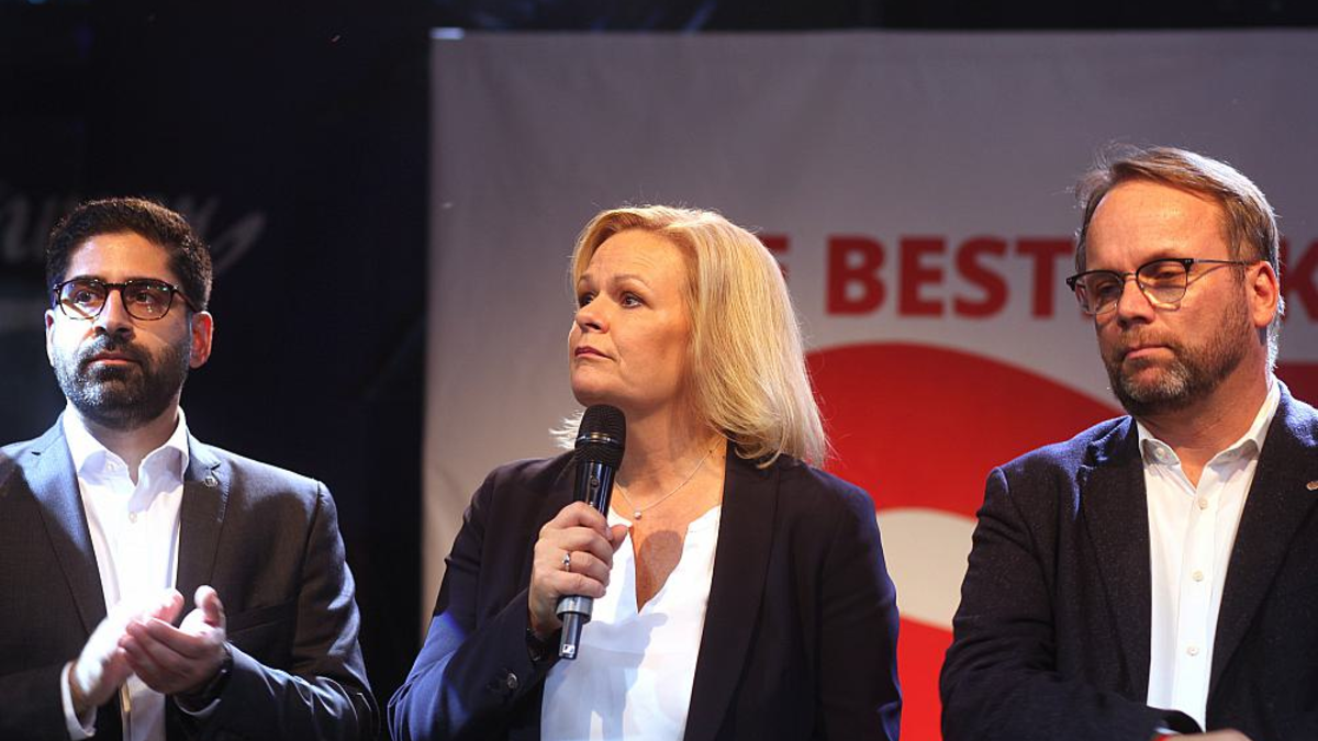SPD-Wahlparty mit Kaweh Mansoori, Nancy Faeser, Timon Gremmels am 08.10.2023 - Foto: ?ber dts Nachrichtenagentur