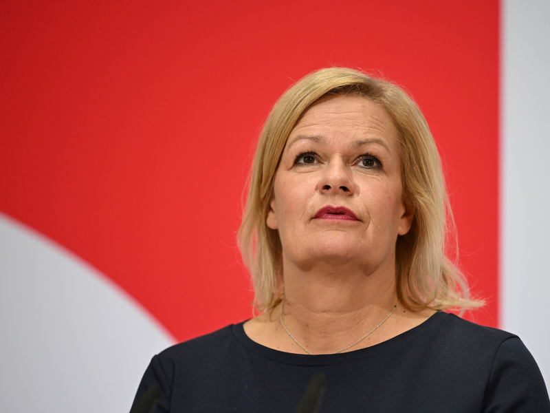 «Unsere Sicherheitsbehörden nehmen die islamistische Szene noch stärker ins Visier», sagt Bundesinnenministerin Nancy Faeser. - Foto: Soeren Stache/dpa