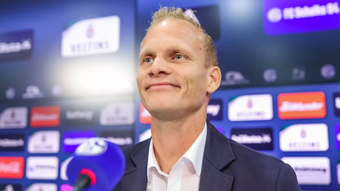 Aus auf Schalke: Karel Geraerts ist nicht mehr Trainer des Zweitligisten. - Bild: Tim Rehbein/dpa