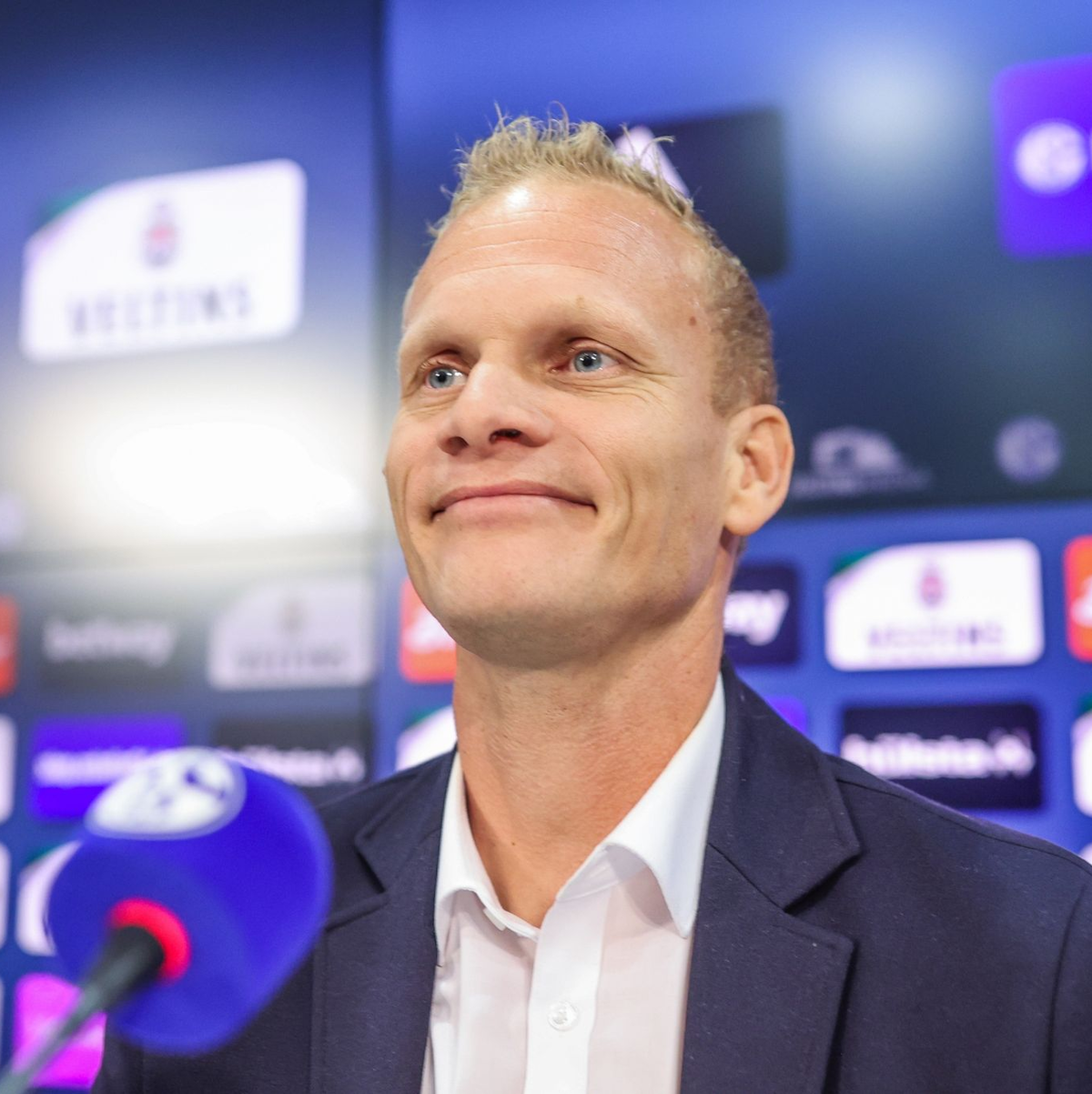 Aus auf Schalke: Karel Geraerts ist nicht mehr Trainer des Zweitligisten. - Foto: Tim Rehbein/dpa