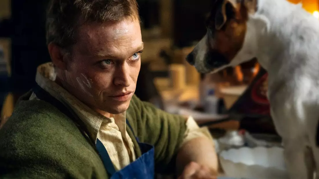 Caleb Landry Jones spielt die Hauptrolle in Luc Bessons neuem Film «DogMan». - Bild: Shanna Besson/Capelight Pictures /dpa