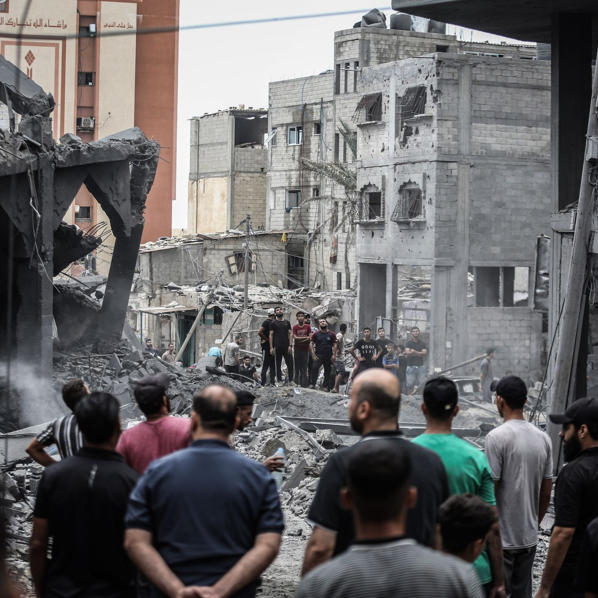 Zerstörte Gebäude nach israelischen Luftangriffen in Gaza-Stadt. - Foto: Mohammed Talatene/dpa