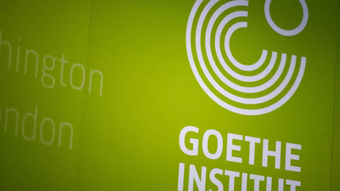 In Frankreich sollen drei Goethe-Institute geschlossen werden. Dagegen regt sich Widerstand. - Bild: Fabian Sommer/dpa