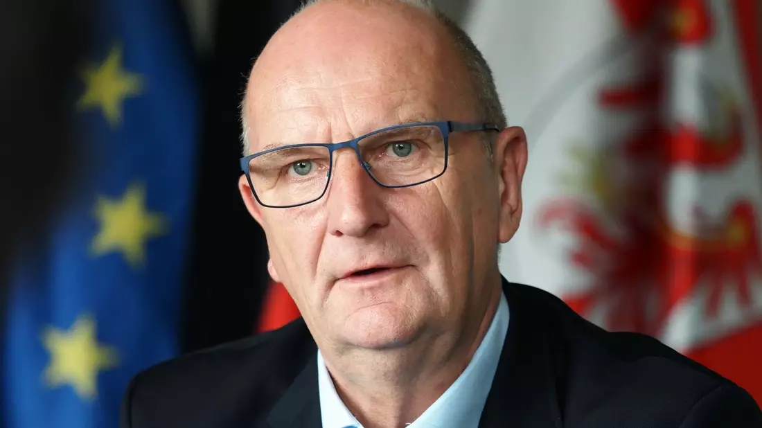 «Wir brauchen eine gemeinsame Kraftanstrengung, um in der Migrationsfrage endlich Lösungen zu finden», sagt Brandenburgs Ministerpräsident Dietmar Woidke (SPD). - Bild: Soeren Stache/dpa-Zentralbild/dpa