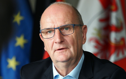 «Wir brauchen eine gemeinsame Kraftanstrengung, um in der Migrationsfrage endlich Lösungen zu finden», sagt Brandenburgs MinisterprÀsident Dietmar Woidke (SPD). - Foto: Soeren Stache/dpa-Zentralbild/dpa «Wir brauchen eine gemeinsame Kraftanstrengung, um in der Migrationsfrage endlich Lösungen zu finden», sagt Brandenburgs MinisterprÀsident Dietmar Woidke (SPD). - Foto: Soeren Stache/dpa-Zentralbild/dpa