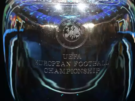 Die Gastgeber der Fußball-Europameisterschaften für 2028 und 2032 stehen fest. - Foto: Arne Dedert/dpa