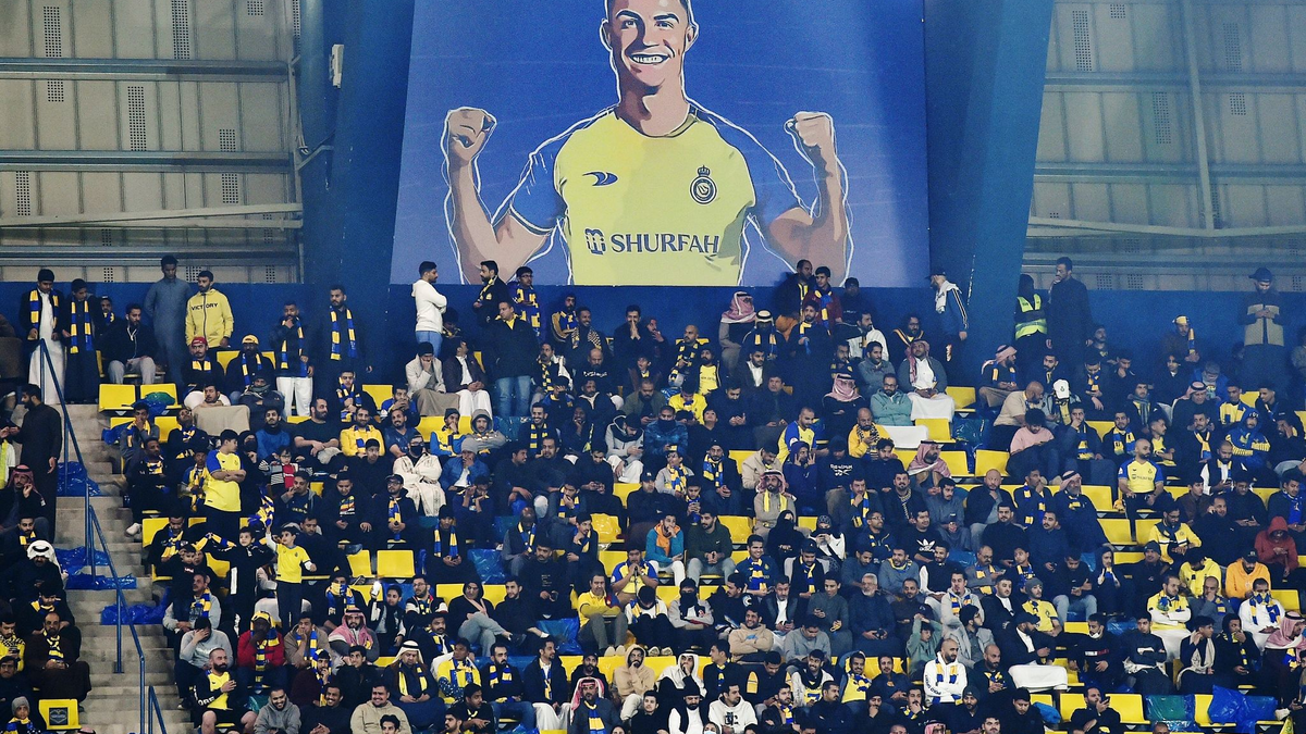 Saudi-Arabien hat eine Absichtserklärung für die WM-Bewerbung 2034 bei der FIFA eingereicht. - Foto: -/AP/dpa