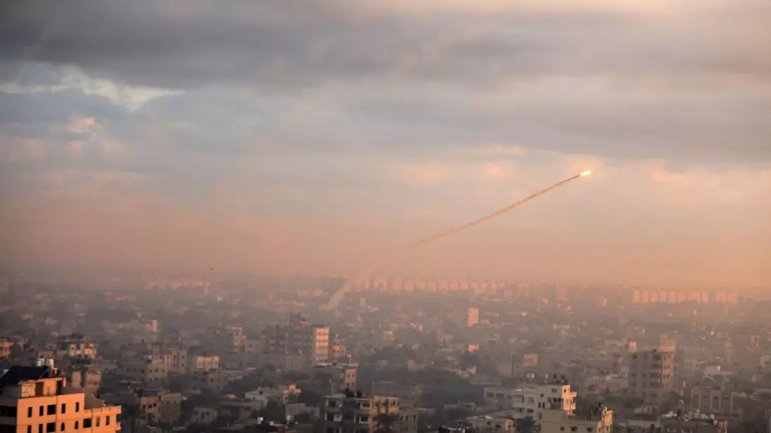 Mehr als 150 Menschen wurden von der islamistischen Hamas in den Gazastreifen verschleppt. - Bild: Yasser Qudih/XinHua/dpa
