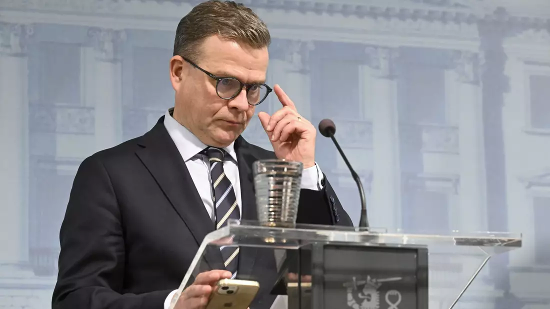 Laut dem finnischen Ministerpräsidenten Petteri Orpo ist es wahrscheinlich, dass das Leck an der Ostsee-Pipeline Balticconnector auf äußere Einwirkungen zurückgeht. - Bild: Jussi Nukari/Lehtikuva/dpa