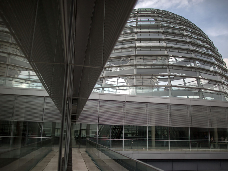 Lobbyisten müssen nun auch angeben, wenn sie nicht die Interessen ihres eigentlichen Auftraggebers vertreten, sondern die einer dritten Seite. - Foto: picture alliance / dpa