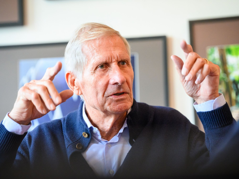 Ulrich Wickert ist entsetzt über die Schließungspläne bei den Goethe-Instituten. - Foto: Jonas Walzberg/dpa