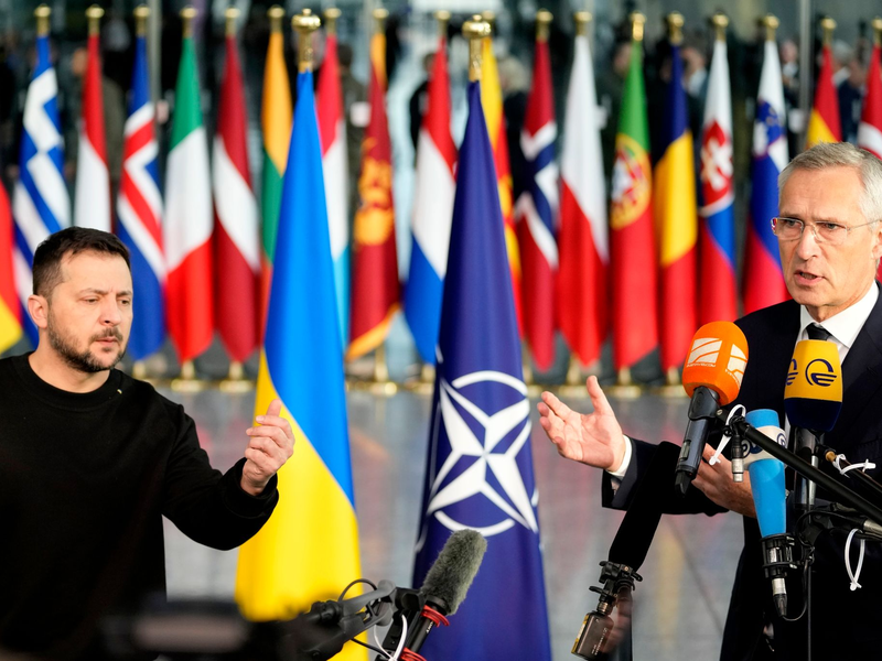  Bislang gibt es keinerlei Zeitplan für den von der Ukraine angestrebten Nato-Beitritt. - Foto: Virginia Mayo/AP/dpa