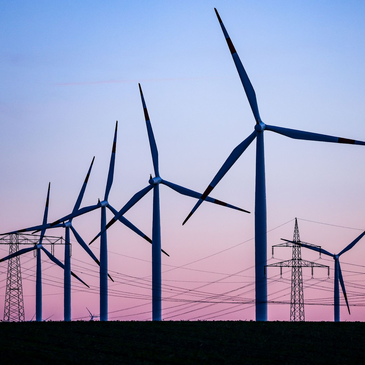 Beim Ausbau von Windrädern an Land ist ein Aufwärtstrend zu beobachten. - Foto: Jan Woitas/dpa
