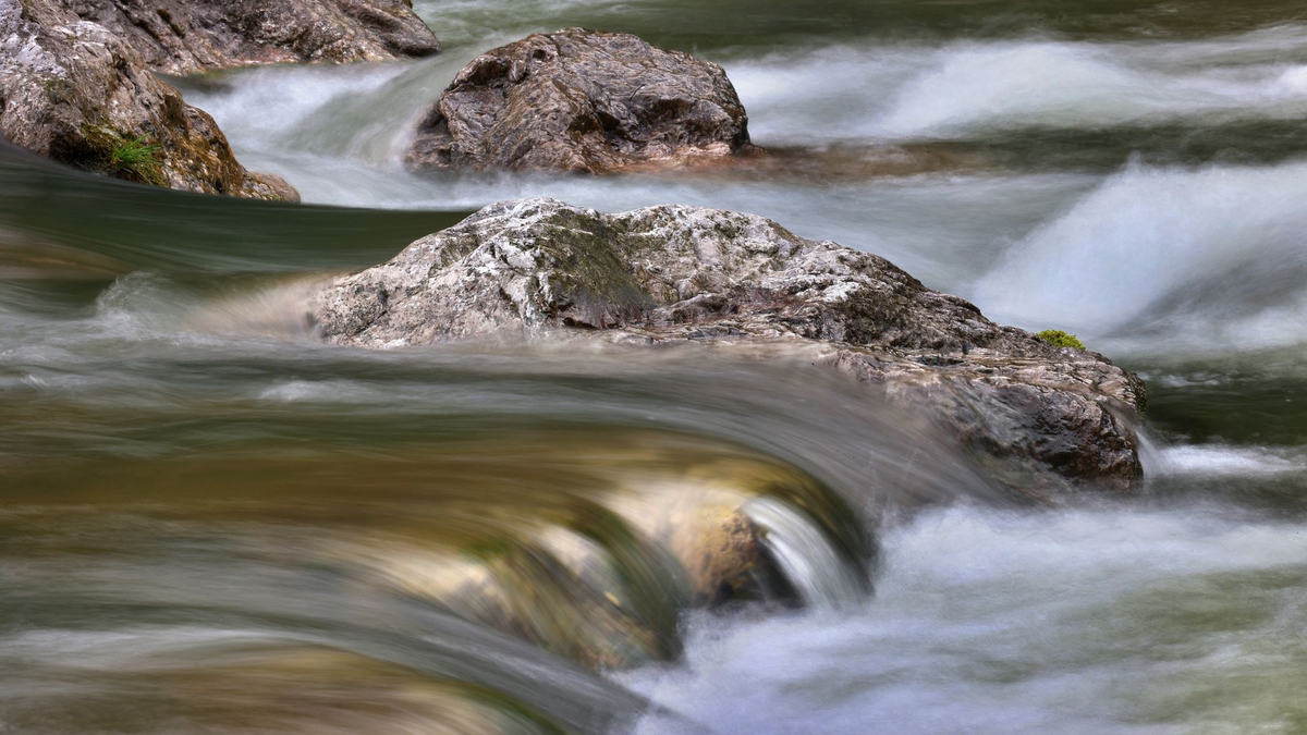 Der Wasserkreislauf der Erde gerät aus dem Gleichgewicht. Welche Faktoren verursachen das? - Foto: Karl-Josef Hildenbrand/dpa