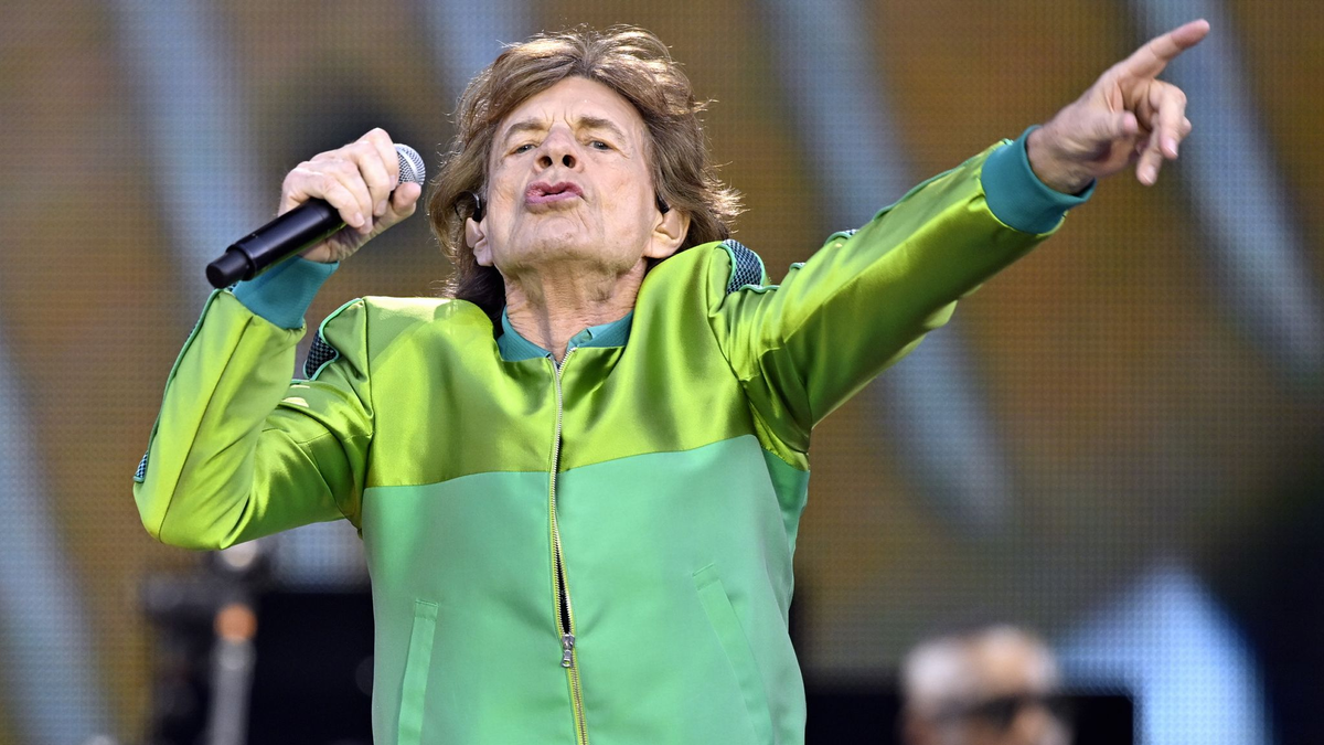 Mick Jagger, Sänger der britischen Band Rolling Stones, beim Konzert im Rahmen der «Stones Sixty Europe 2022»-Tournee. - Foto: Eric Lalmand/belga/dpa