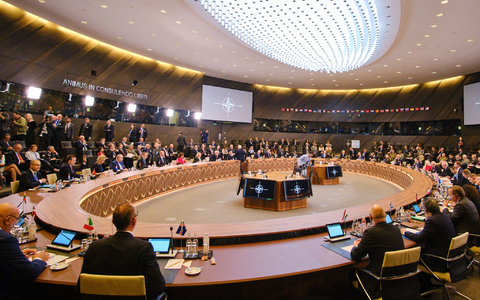 Die Sitzung der Nato-Verteidigungsminister in Brüssel. - Foto: -/NATO/dpa