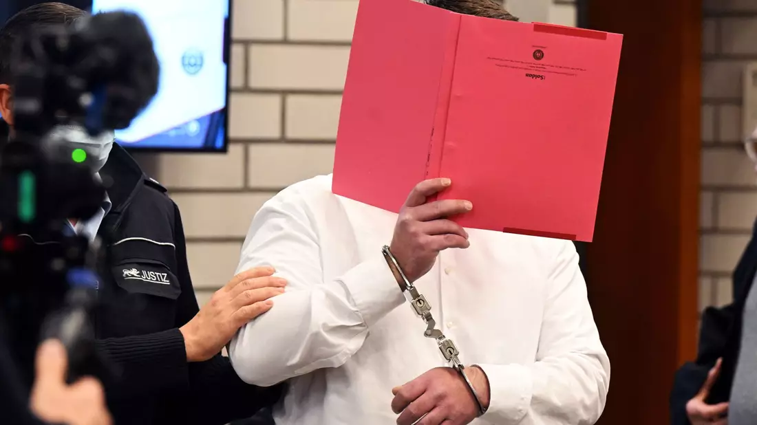 Die lebenslange Verurteilung des Mannes wegen Mordes an einer Sechsjährigen in Baden-Baden ist rechtskräftig. - Bild: Uli Deck/dpa
