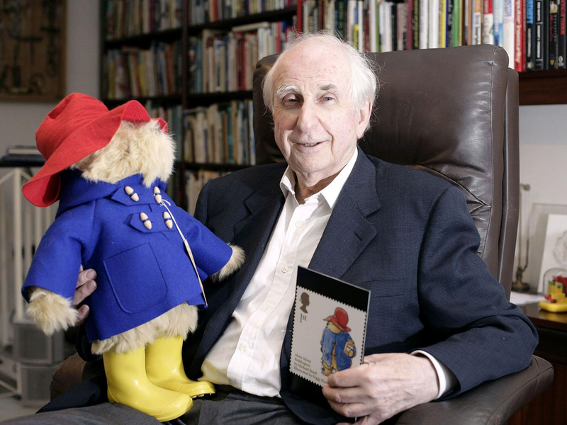 Paddington, der Bär, und sein Erfinder Michael Bond, der 2017 gestorben ist. - Foto: Edmond Terakopian/PA Wire/dpa
