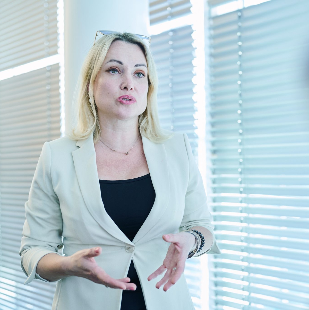 Journalistin Marina Owsjannikowa könnte Opfer eines Giftanschlags geworden sein. - Foto: Annette Riedl/dpa