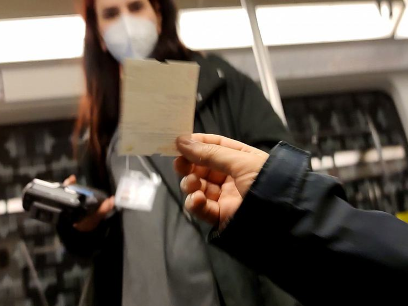 Fahrkartenkontrolle (Archiv) - Foto: über dts Nachrichtenagentur