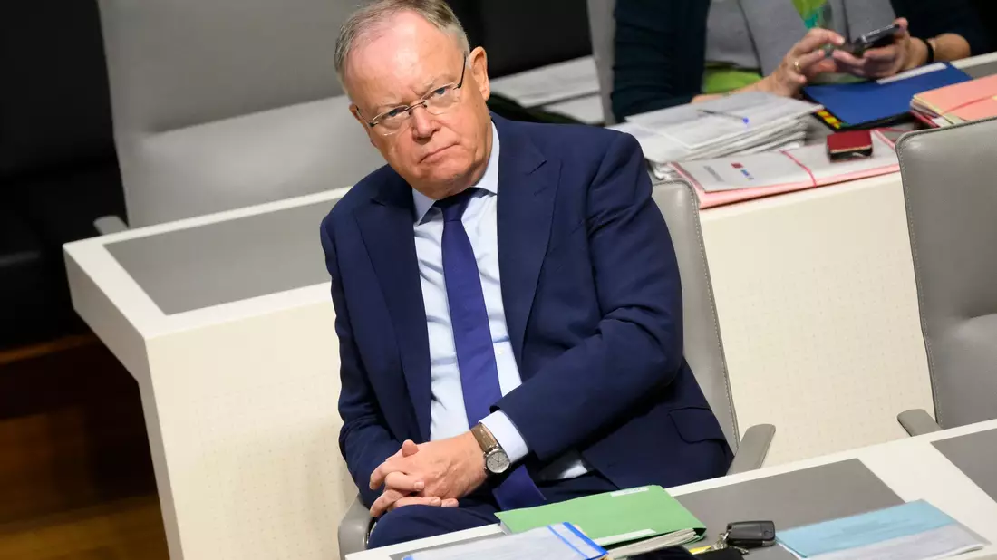 Die Ministerpräsidenten haben sich auf eine Beschleunigung von Asylverfahren geeinigt. - Bild: Julian Stratenschulte/dpa