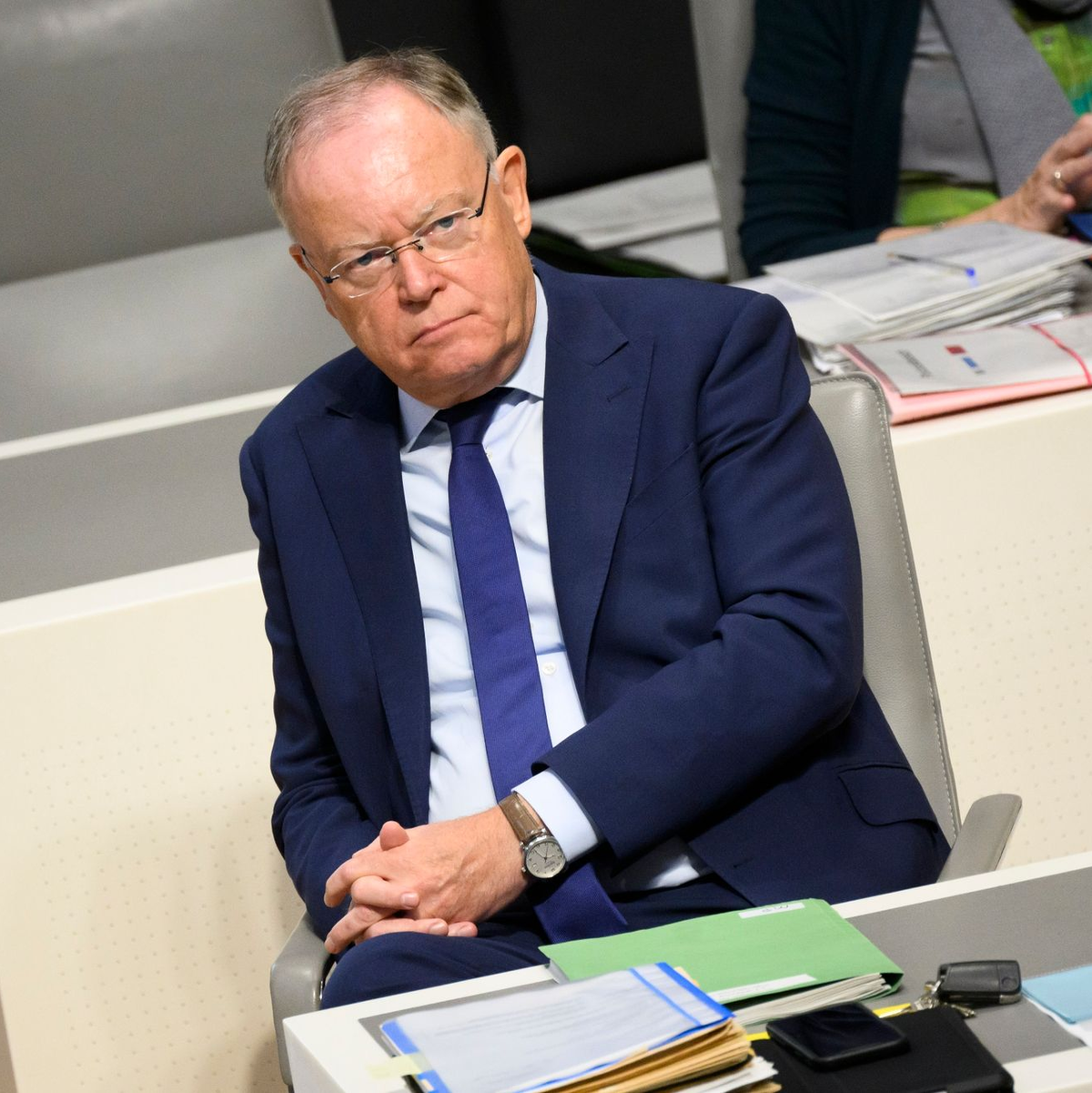 Die Ministerpräsidenten haben sich auf eine Beschleunigung von Asylverfahren geeinigt. - Foto: Julian Stratenschulte/dpa