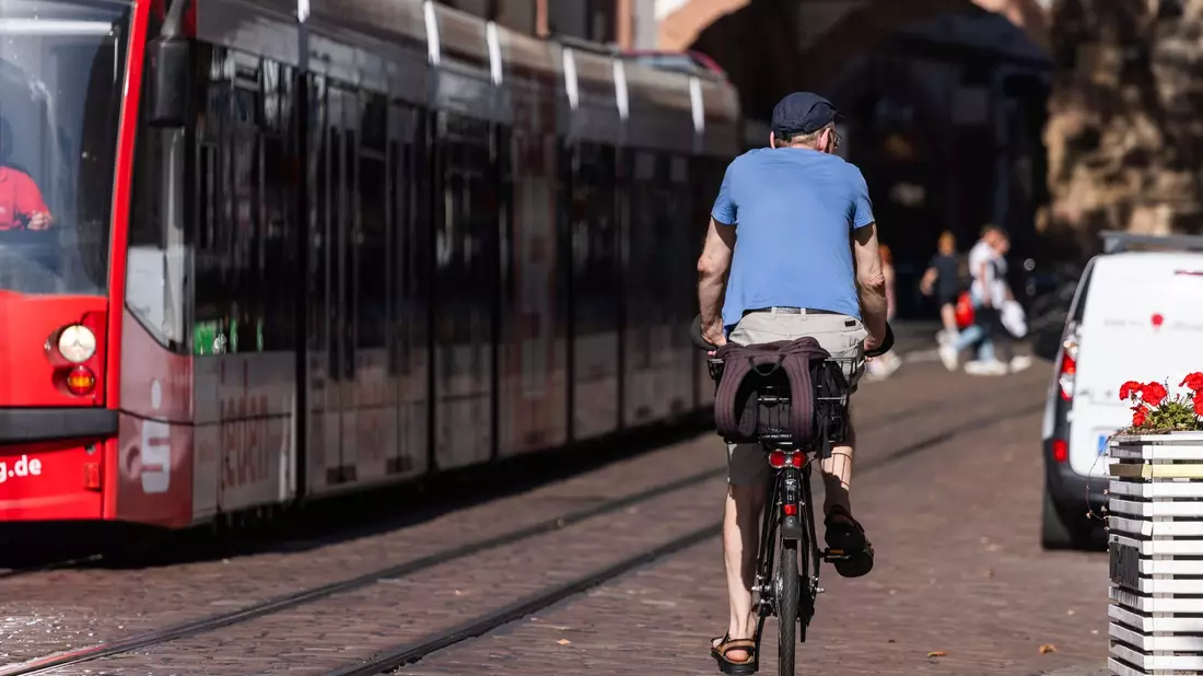 Sommer im Oktober: In Baden-Württemberg stieg das Thermometer an die 30-Grad-Marke - und mancherorts auch darüber. - Bild: Philipp von Ditfurth/dpa
