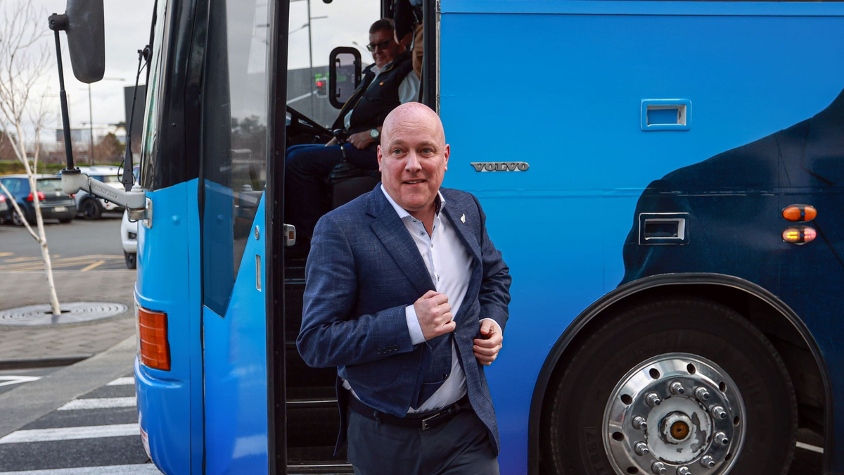 Die konservative National Party mit ihrem Spitzenkandidaten Christopher Luxon kommt nach sechs Jahren zurück an die Macht. - Foto: Shane Wenzlick/AAP/dpa