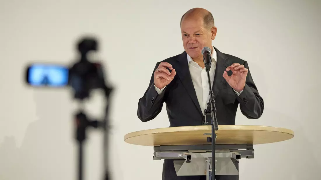 Bundeskanzler Olaf Scholz (SPD) zeigt sich nach dem Migrationsgipfel zuversichtlich. - Bild: Jörg Carstensen/dpa