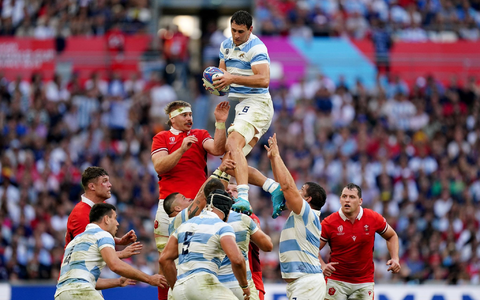 Argentinien steht nach einem überraschenden Sieg gegen Wales im WM-Halbfinale. - Foto: Mike Egerton/PA Wire/dpa