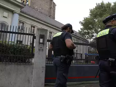 Polizei vor Synagoge (Archiv) - Foto: über dts Nachrichtenagentur