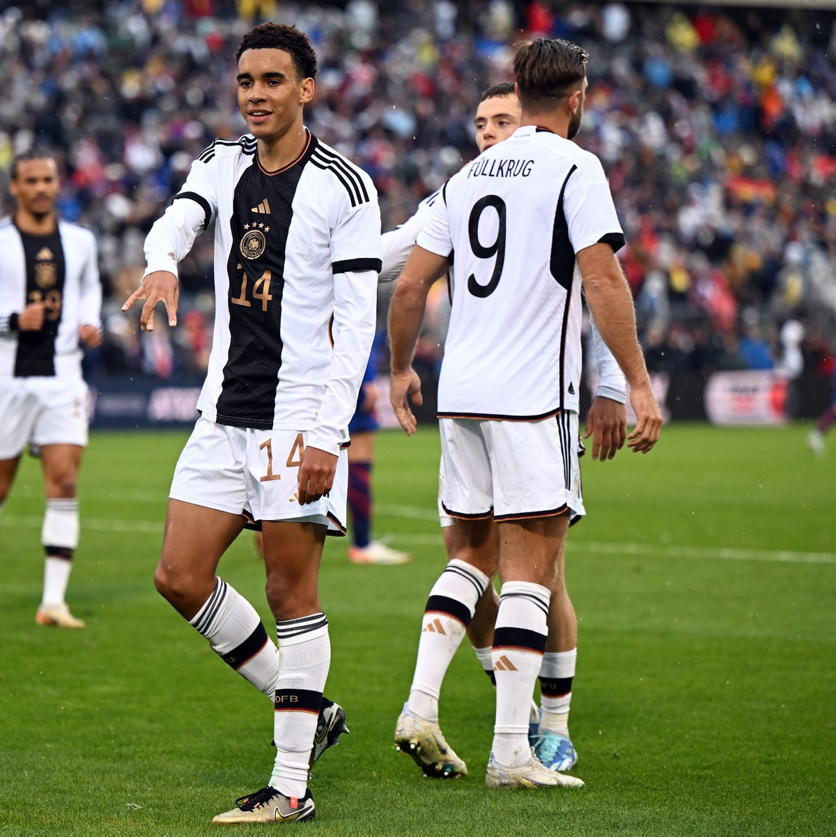 Jamal Musiala sorgte mit seinem Tor zum 3:1 für den Endstand. - Foto: Federico Gambarini/dpa