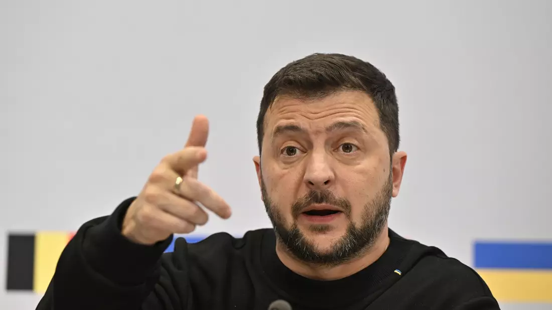 Der ukrainische Präsident Wolodymyr Selenskyj warnt vor sich dem ausbreitenden Terror. - Bild: Eric Lalmand/Belga/dpa